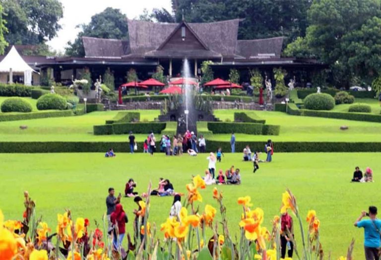 harga tiket masuk kebun raya bogor 768x524
